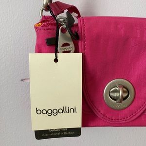 Baggallini pink crossbody purse with removable strap, NWT